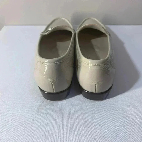 SAS METRO BEIGE PATENT LEATHER FLATS WOMEN'S SHOES SLIP-ON  CADUAL SIZE 9 1/5 - Picture 11 of 11